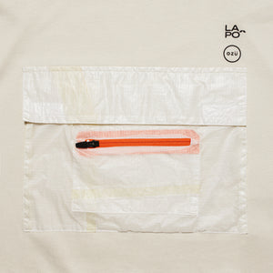 Camiseta OZÜ x Lapô bolsos reciclados
